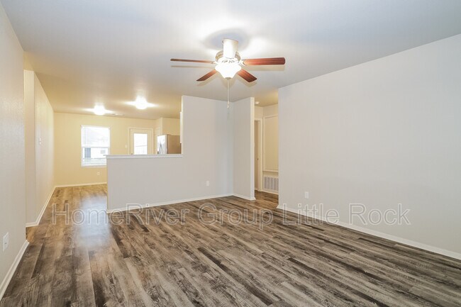 Building Photo - 3825 Glitterman Dr
