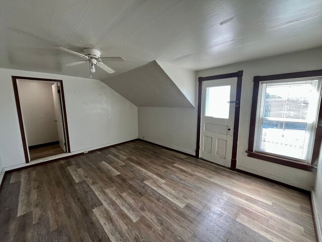 Building Photo - 1305 Merrill Ave