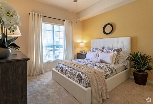 1BR, 1BA - 864SF - The Sarasota - Magnolia Carillon