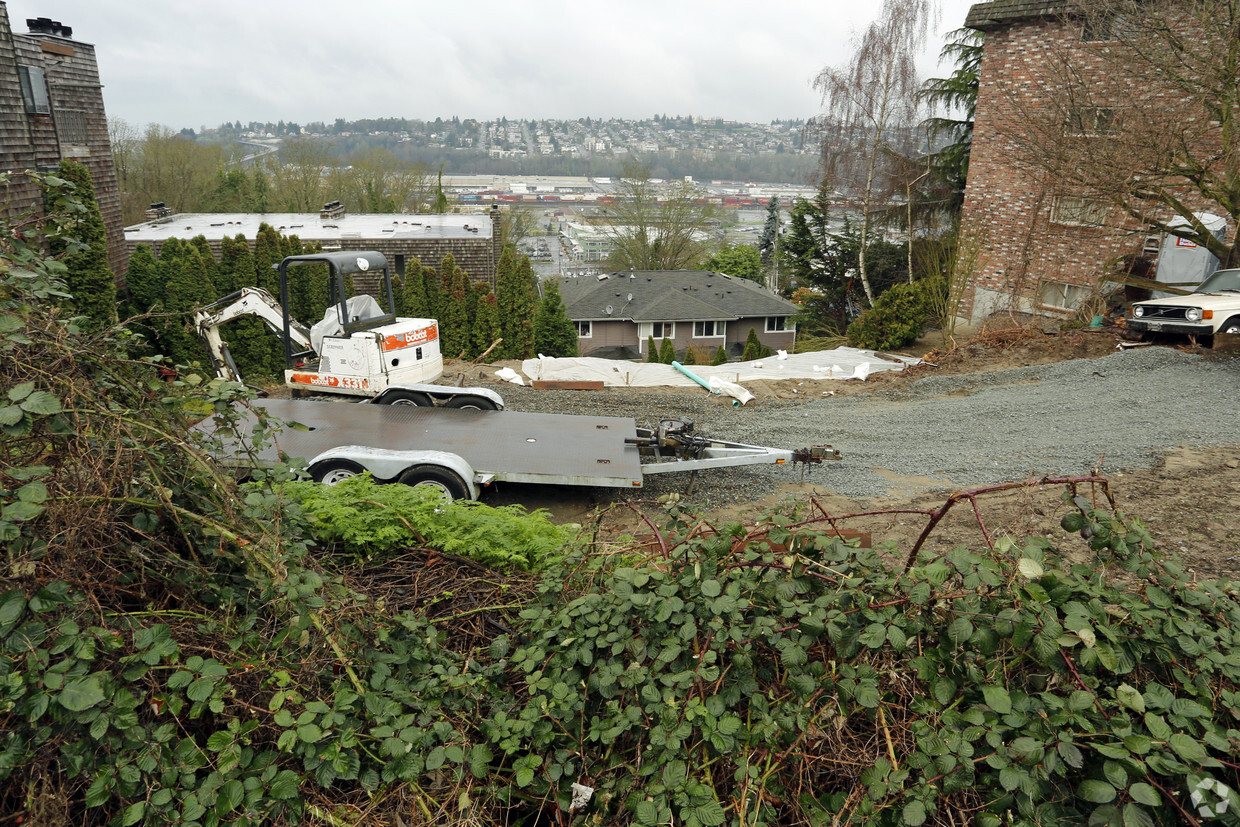 Building Photo - Tanglewood Apartments