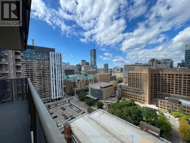 Photo du bâtiment - 750 Bay St.