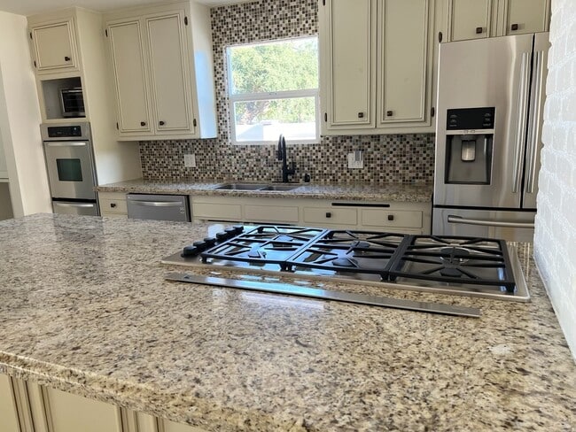 Building Photo - 9752 Creemore Dr