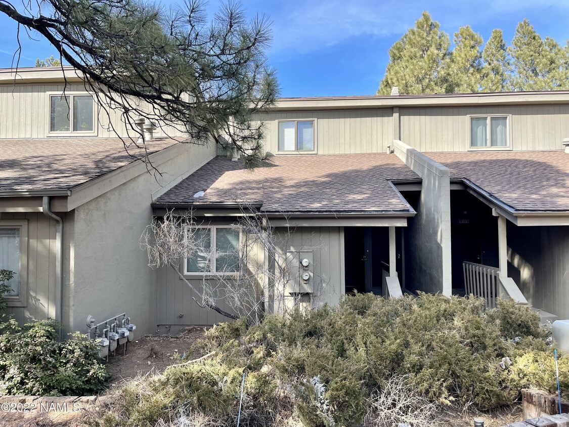 Building Photo - 2605 N Pinon Ridge Dr