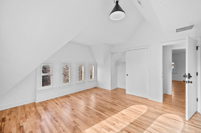 Building Photo - 1444 Stuart St