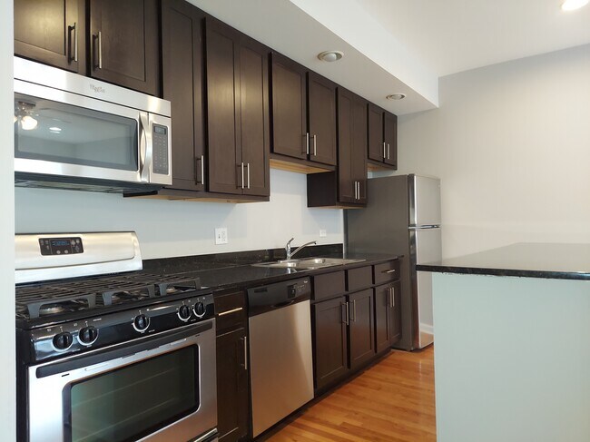 Foto del edificio - 4810 N Winchester Ave