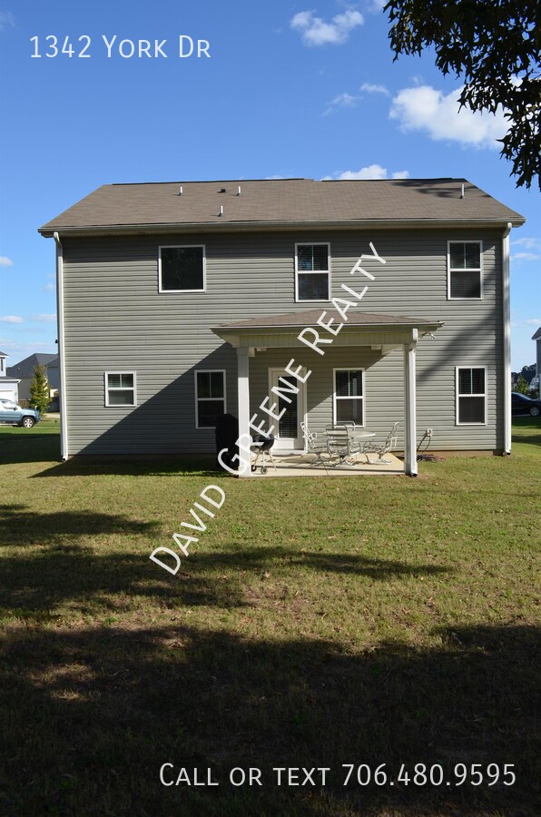 Building Photo - 1342 York Dr
