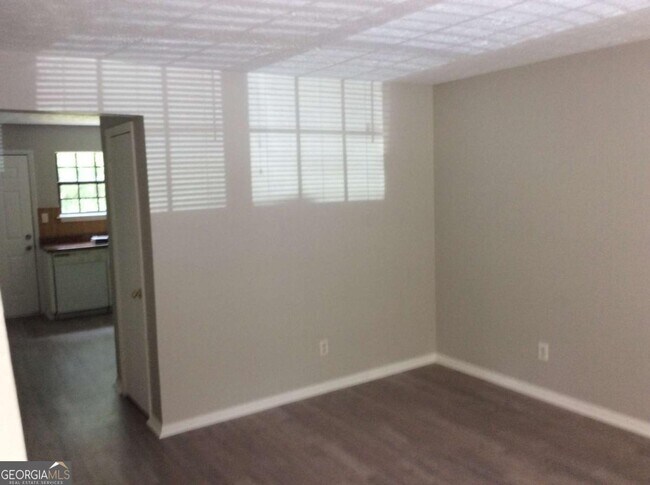 Foto del edificio - 130 Meadowbrook Ct