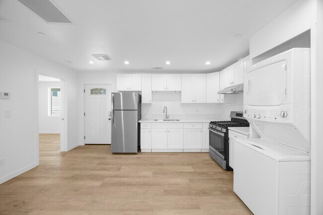 Foto del edificio - 308 N Catalina Ave