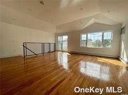 Foto del edificio - 3 bedroom in Arverne NY 11692