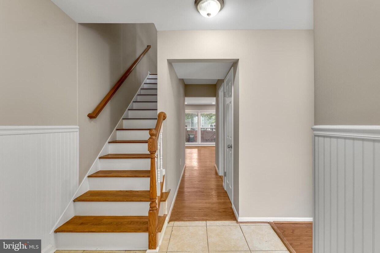 6365 Silver Ridge Cir, Alexandria, VA 22315 Townhouse for Rent in Alexandria, VA