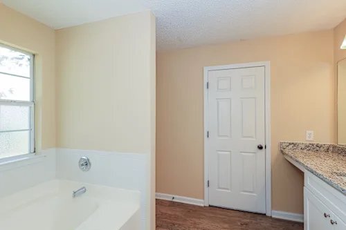 Foto del edificio - 2992 Knoll View Pl