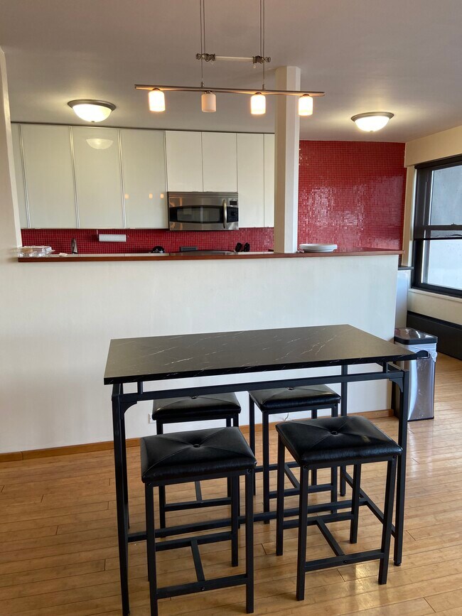 Foto del edificio - 3420 N Lake Shore Dr