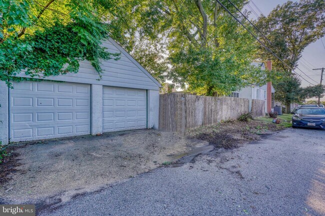 Building Photo - 209 Meadow Rd