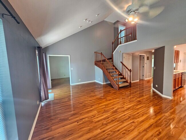 Building Photo - 1605 W Portsmith Ln