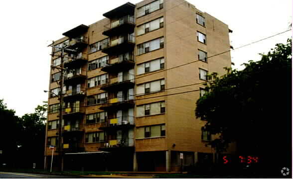 Parliament House Apartments - Parliament House Apts