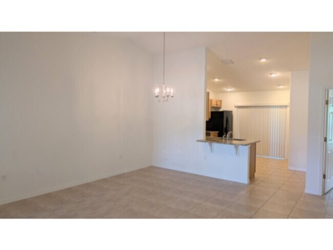 Building Photo - Updated Spacious Rental Available in Palm Coast, FL