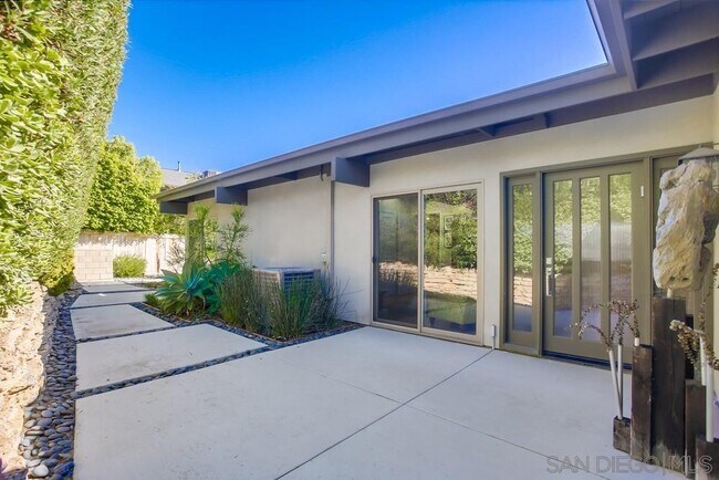 Foto del edificio - 2212 Place Monaco