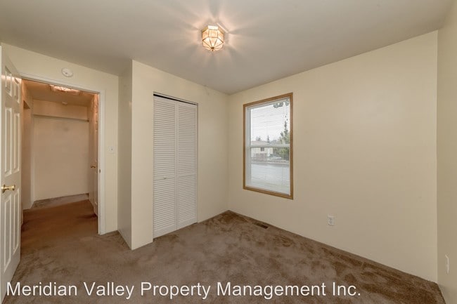 Building Photo - 2 br, 1 bath House - 1418 6th St. NE