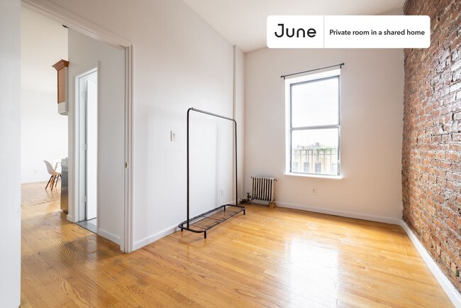Building Photo - Room in Shared 2 bed/1 bath home in Crown Heights