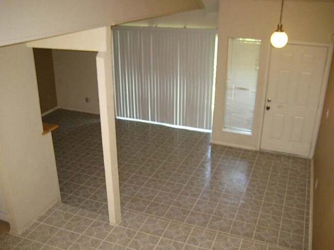 Building Photo - 12608 Newbrook Dr