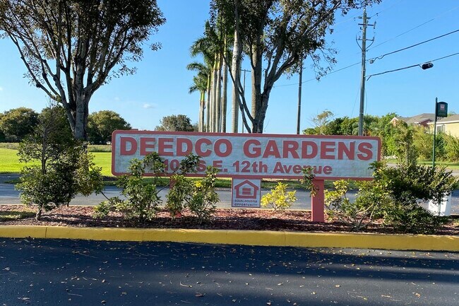 Foto del edificio - Deedco Gardens