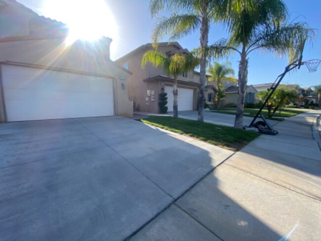 Building Photo - 23673 Kathryn St