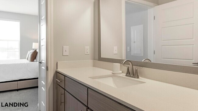 Foto del edificio - 5340 Periwinkle Hl Ave