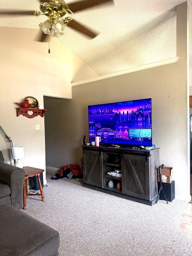 Foto del edificio - 541 Shady Grove E