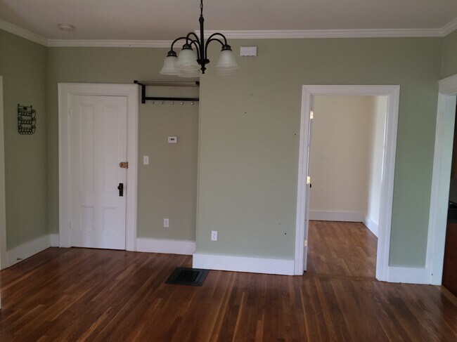 Living Room - 4 High St