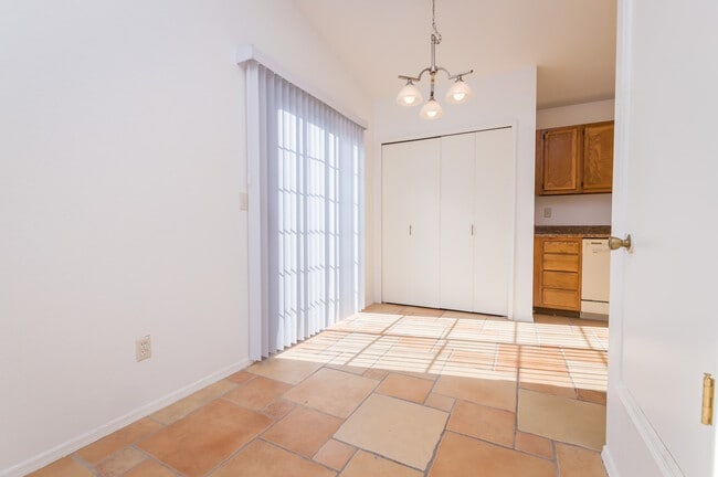 Building Photo - Charming Patio Home on Corner Lot! 2 Bedro...