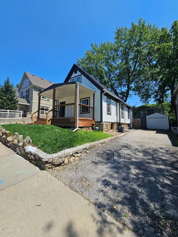 Building Photo - 4619 Bell St