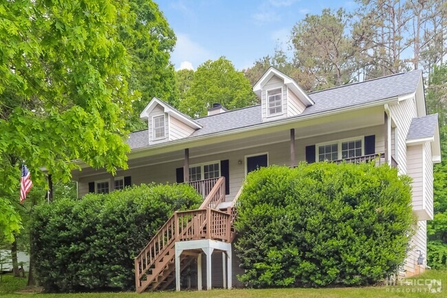 Building Photo - 65 Brentwood Dr