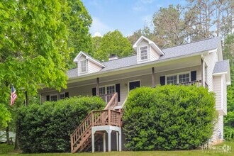 Building Photo - 65 Brentwood Dr