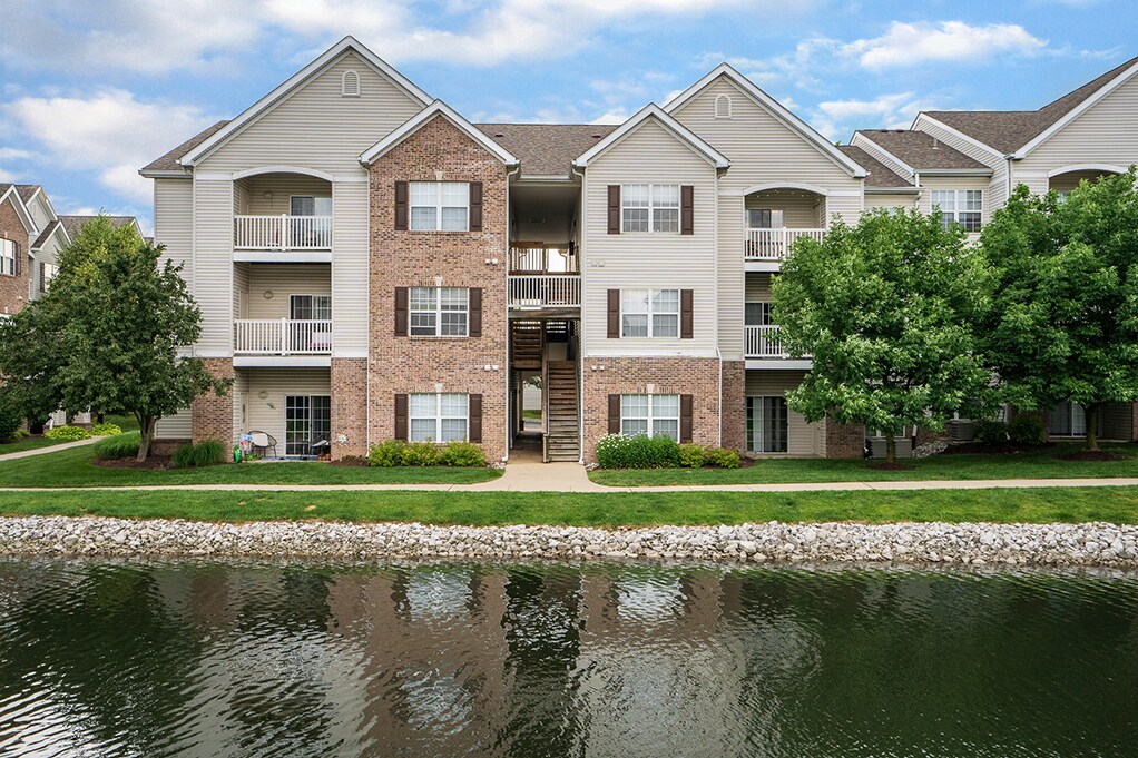 Green Mount Lakes Apartments in O'Fallon, IL