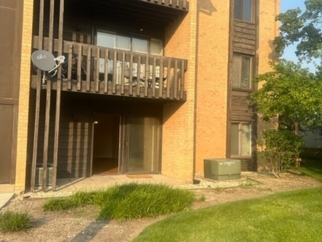 Primary Photo - 6110 Knoll Valley Dr