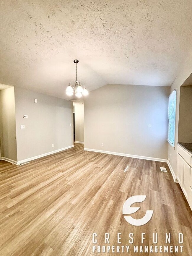 Foto del edificio - Coziest 3 Bed, 2 Bath - 15 MINUTES FROM YA...
