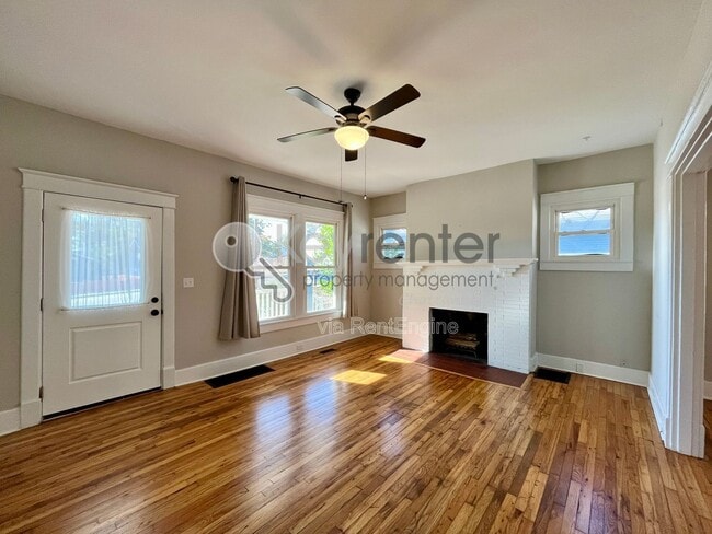 Foto del edificio - 705 Barton Ave