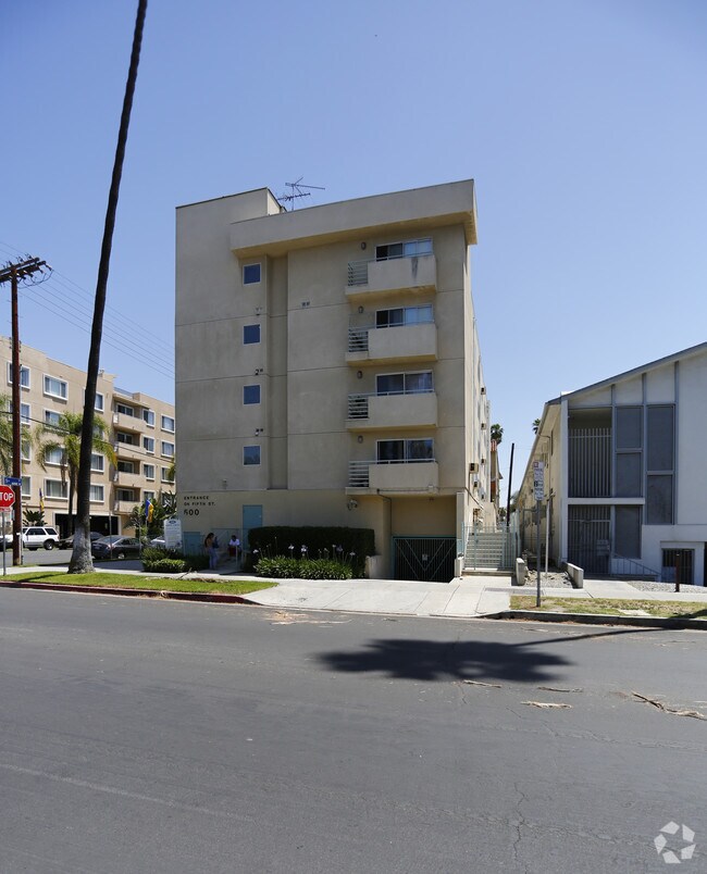 500 S St Andrews Pl Los Angeles Ca 90020 Apartments Primary Photo 500 S St Andrews Pl