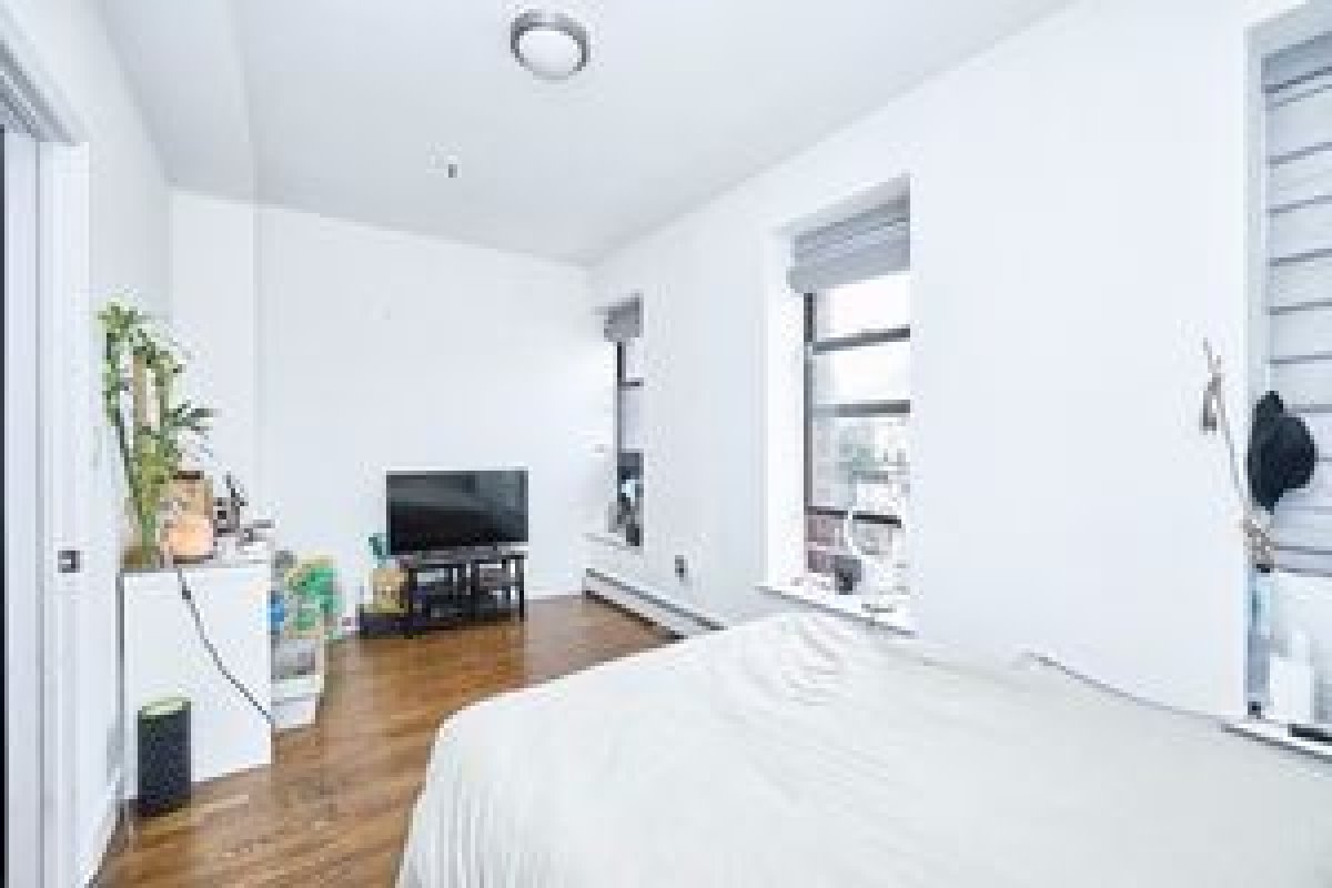 Foto principal - 315 W 113th St