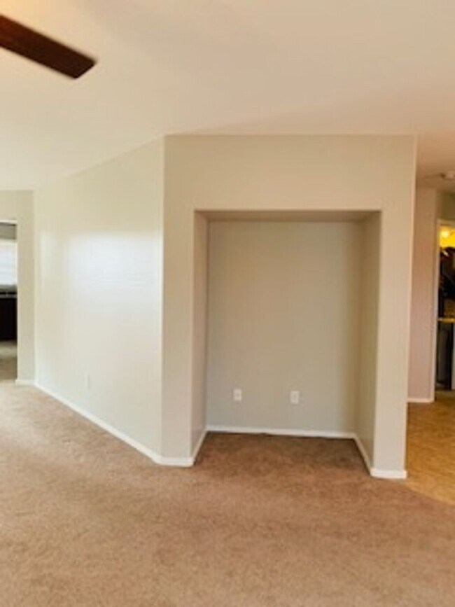 Foto del edificio - 3119 E Harrison St