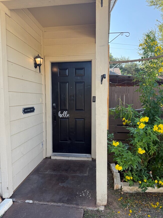 Foto del edificio - 2900 Whisper Oaks Ln