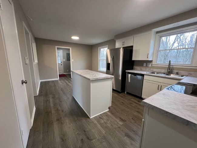 Building Photo - 504 Overton Dr