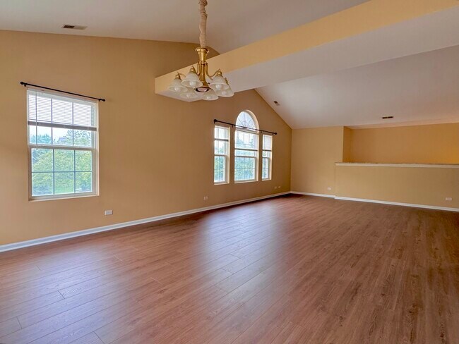 Building Photo - 2905 Stonewater Dr