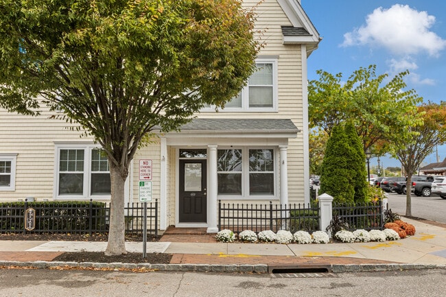 Building Photo - Chelsea Place