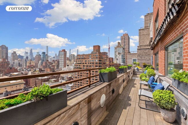 Building Photo - 505 E 79th St