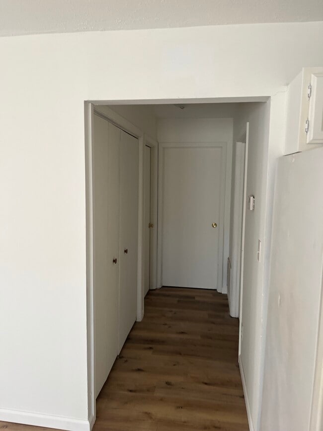 Sala - 5120 Virginia Dr