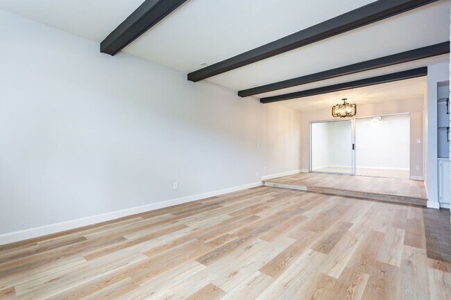 Foto del edificio - Townhome at Collwood Manor
