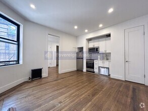 Building Photo - 45 Tiemann Pl