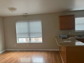 Building Photo - 206 S Springfield St