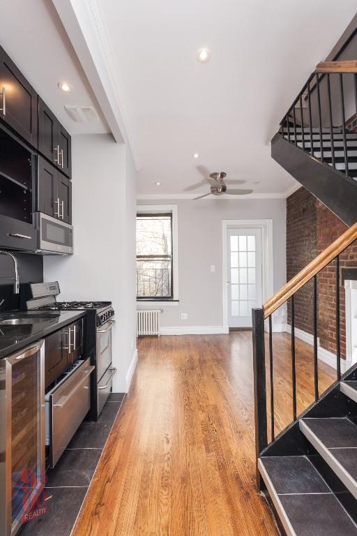 Primary Photo - 221 Mott St